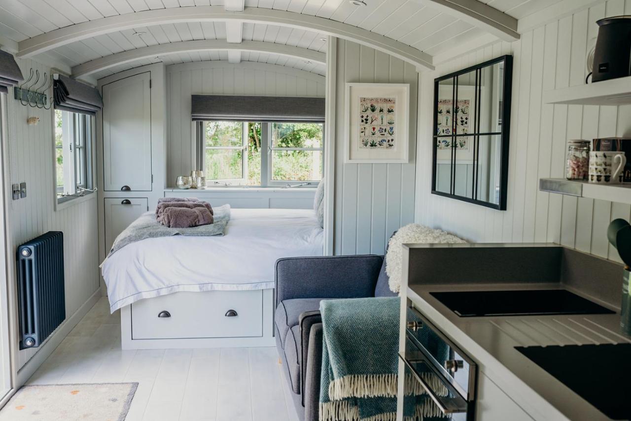 Blatchford Briar - Award Winning Private Shephards Huts With Their Own Secluded Hot Tubs Milton Abbot Buitenkant foto