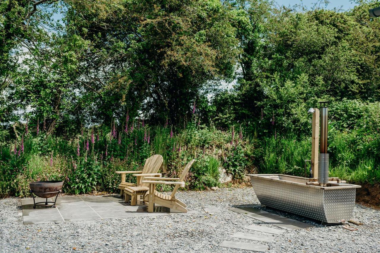 Blatchford Briar - Award Winning Private Shephards Huts With Their Own Secluded Hot Tubs Milton Abbot Buitenkant foto