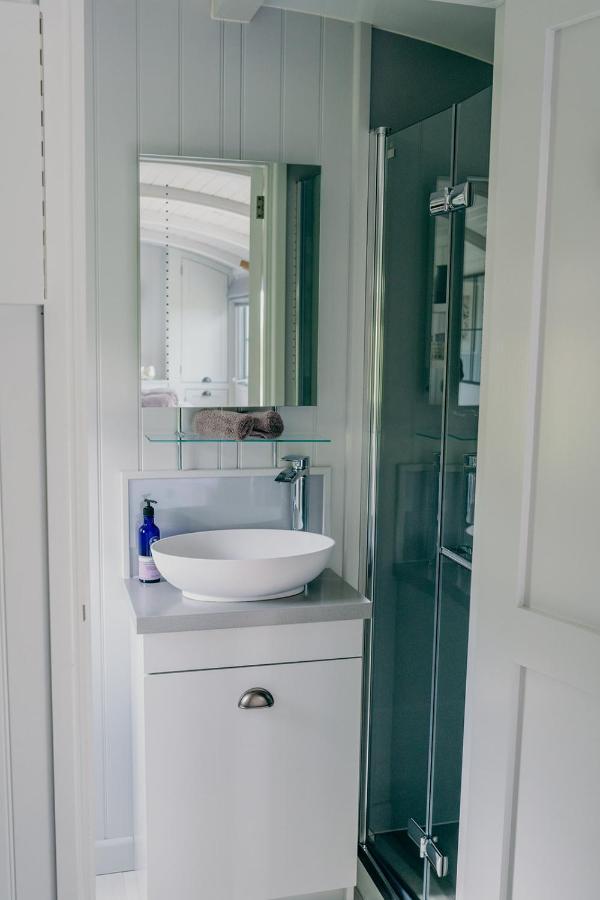 Blatchford Briar - Award Winning Private Shephards Huts With Their Own Secluded Hot Tubs Milton Abbot Buitenkant foto