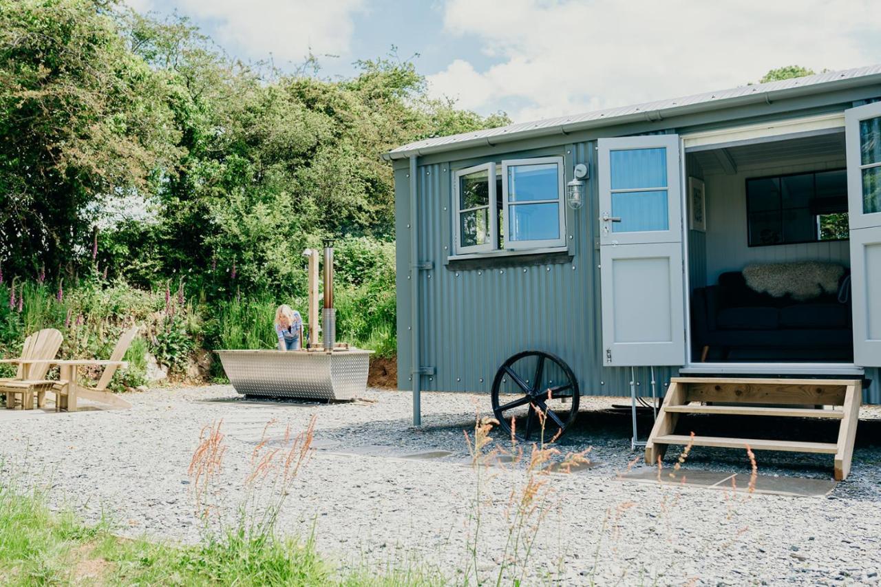 Blatchford Briar - Award Winning Private Shephards Huts With Their Own Secluded Hot Tubs Milton Abbot Buitenkant foto